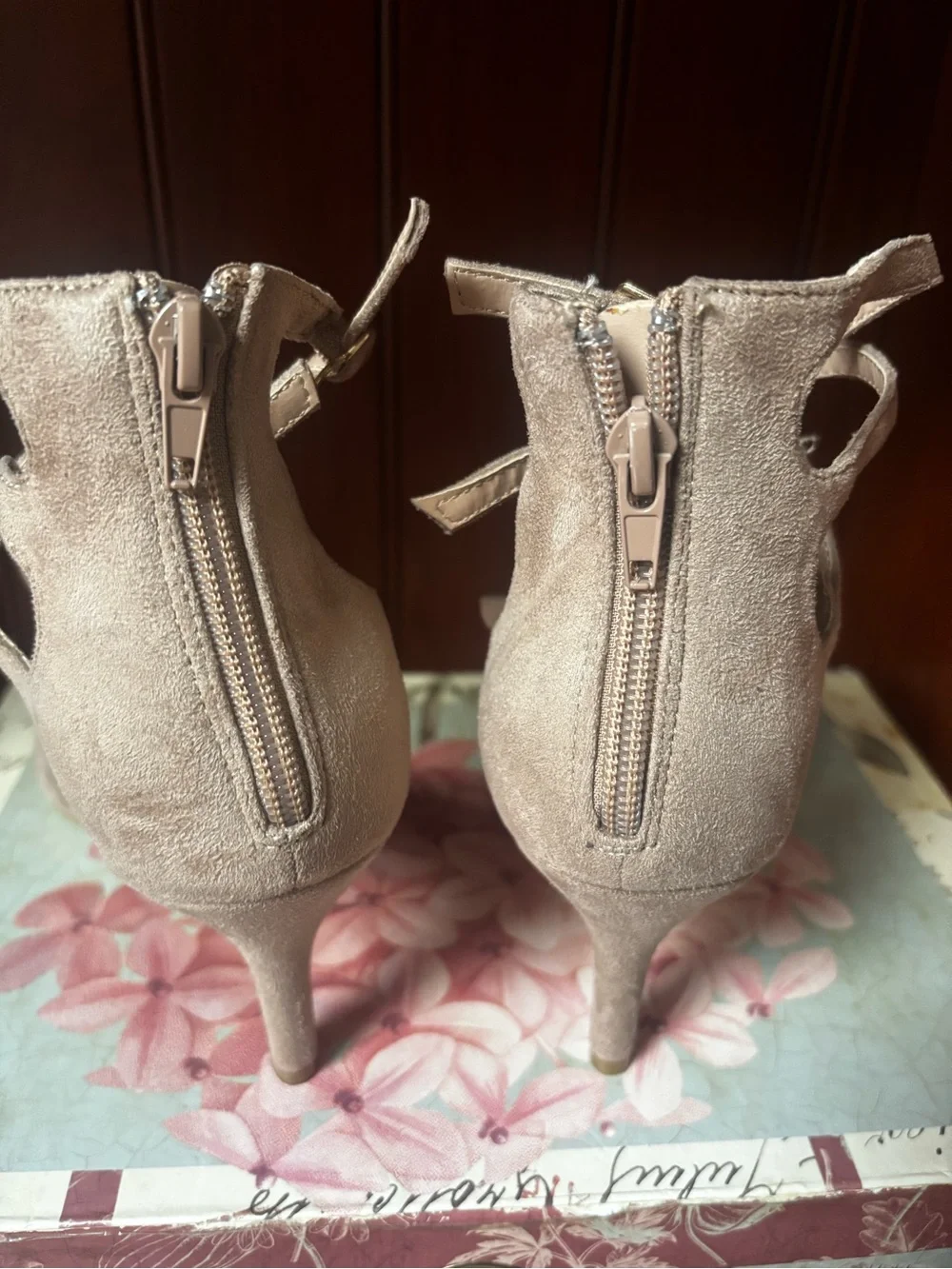 Journee Collection Lilyann Multi-Strap Pointed-Toe Pumps Soft faux suede .NWOT
